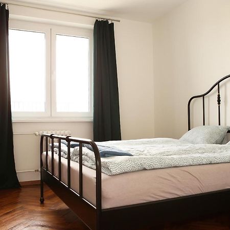 New Colorful Apartment With Big Balcony Bratislava Extérieur photo