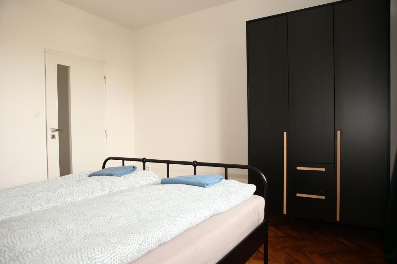 New Colorful Apartment With Big Balcony Bratislava Extérieur photo