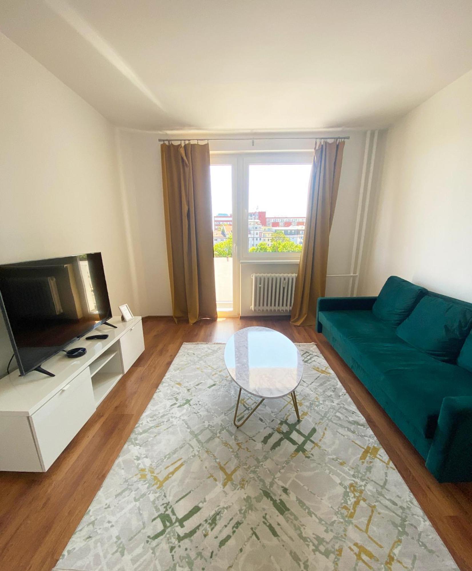 New Colorful Apartment With Big Balcony Bratislava Extérieur photo
