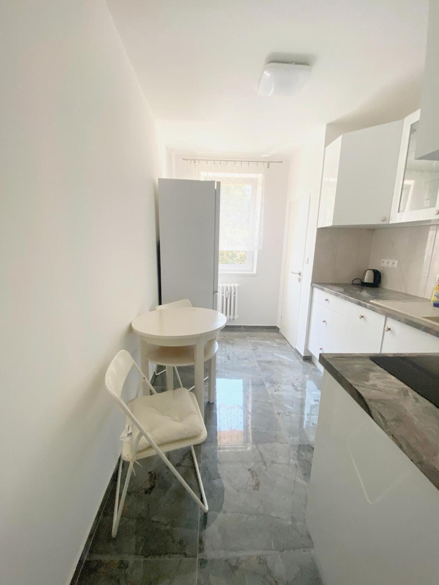 New Colorful Apartment With Big Balcony Bratislava Extérieur photo